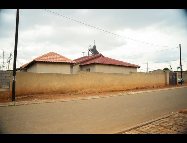 5 BEDROOM HOUSE FOR SALE IN THULANI